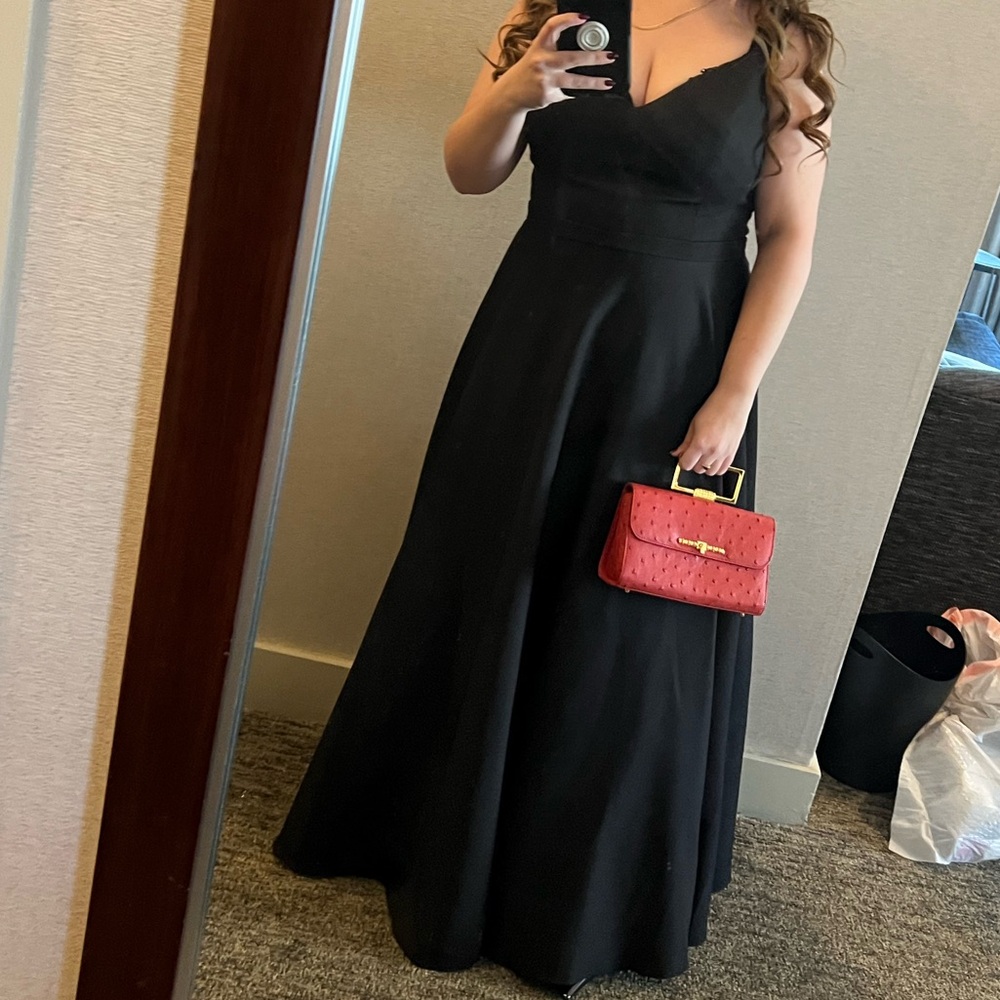 🖤 Classic Black A-Line Formal Dress (Altered to Size 12) 🖤 - Picture 7 of 9